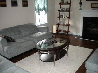 822 New Charleston Dr, Fuquay Varina, NC 27526