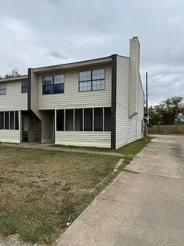 63 W Elmwood Dr #A