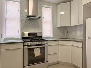 287 Van Brunt St #2, Brooklyn, NY 11231