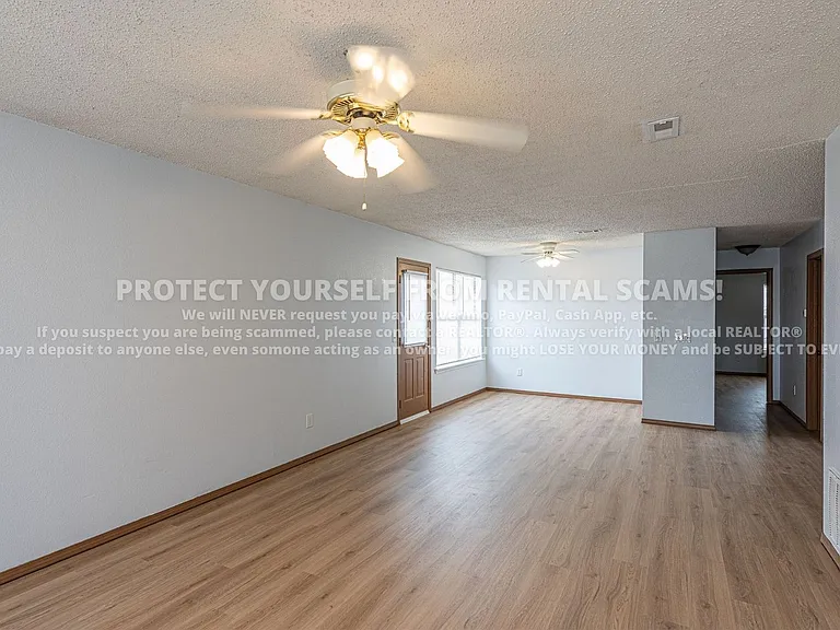 1684 N Dawn Dr — Photo 2