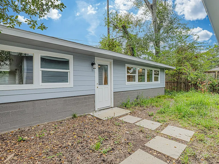 9313 Livernois Rd — Photo 38