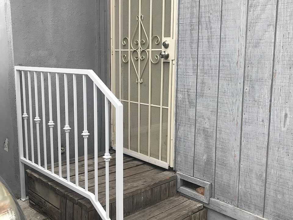 1st image of 1 Ballentine Pl #1