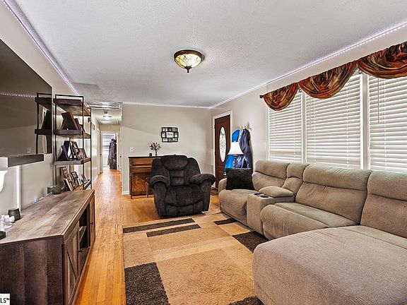 3rd image of 267 Gastley Dr
