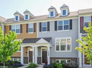 3259 Coral Ln, Glenview, IL