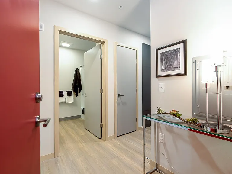 Zephyr Apartments — Photo 59