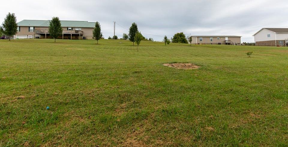 2nd image of Lakeview Ln