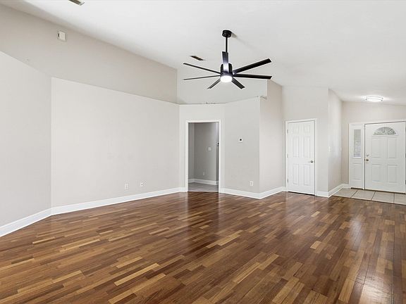 5th image of 3599 Clear Creek Dr