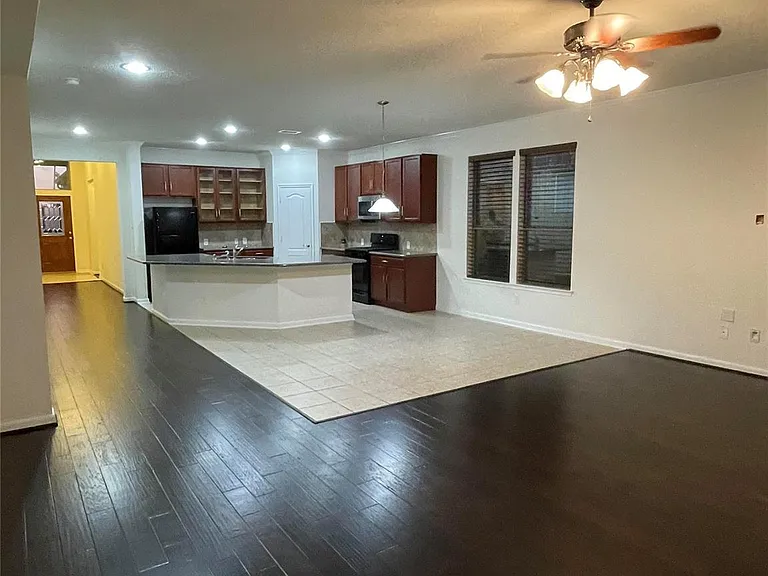16511 Winthrop Bend Dr — Photo 7