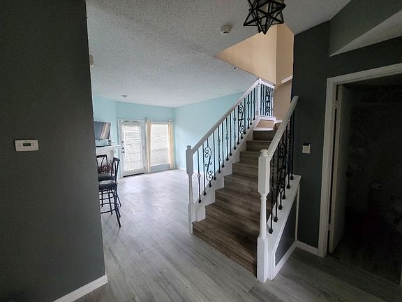 2nd image of 2321 Southlake Ct