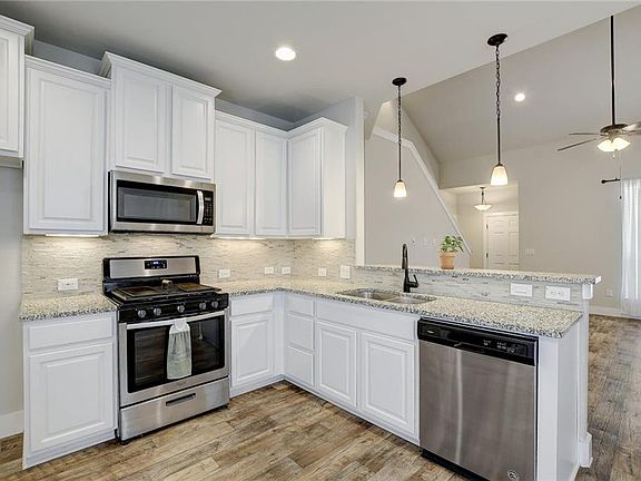 4th image of 5656 Heron Dr
