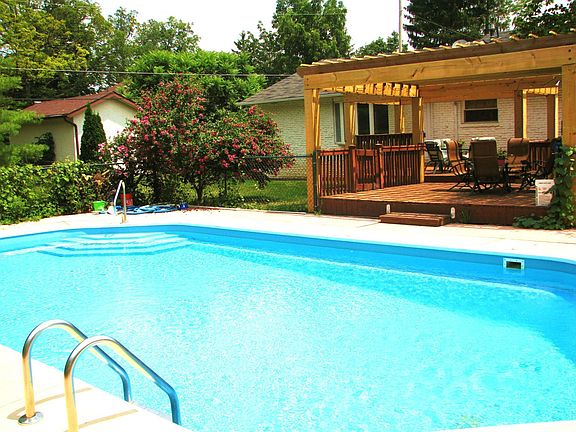 Inviting swimming pool!