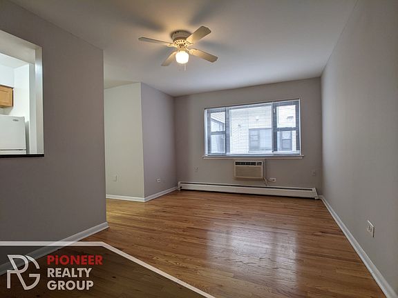 2nd image of 524 W Oakdale Ave #525-314