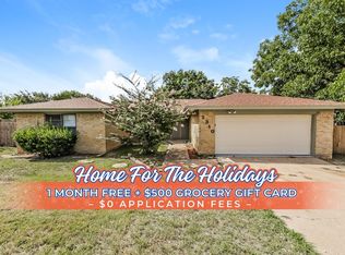 2310 Stockbridge Ct, Pantego, TX 76015