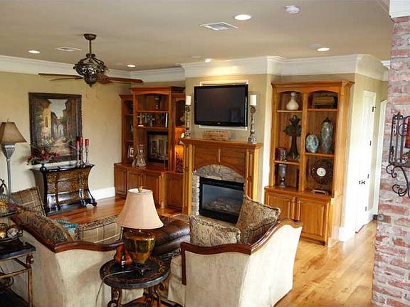 4th image of 4724 Taldon Ln