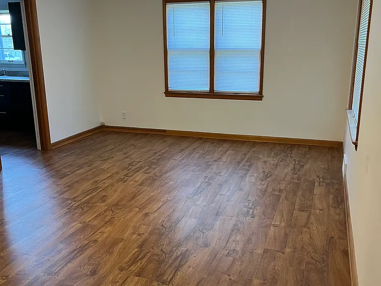 319 Briggs Ave — Photo 4