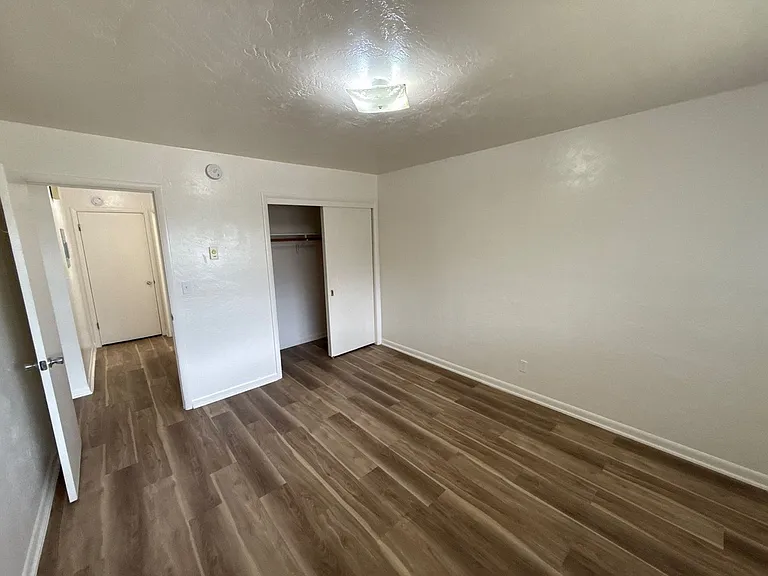 1835 Beach Ave NE #8 — Photo 12