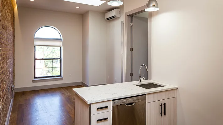 Rented by Nooklyn NYC LLC | media 8