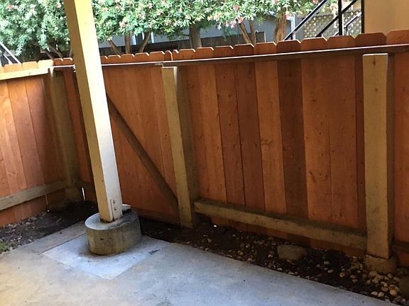 4th image of 1440 Hudson St APT 3