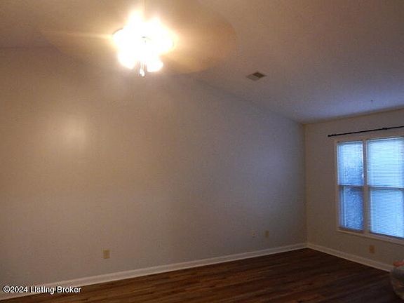 2nd image of 112 Algonquin Ct
