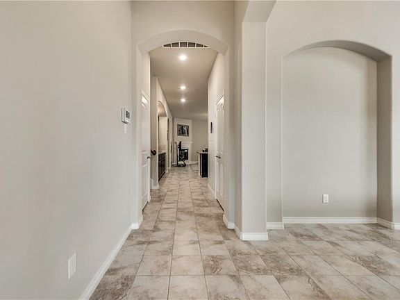 4th image of 3225 Sunny Hill Way