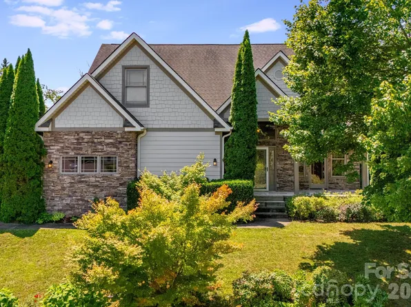 4 Amaretto Dr, Candler, NC 28715