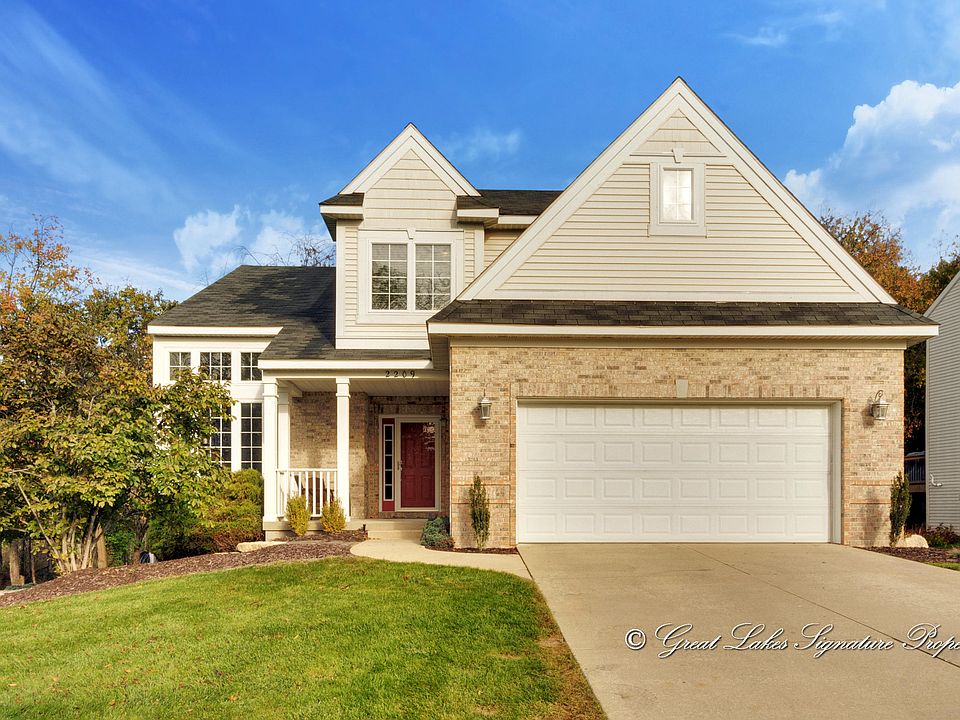 1st image of 2209 Beatrice Dr NE