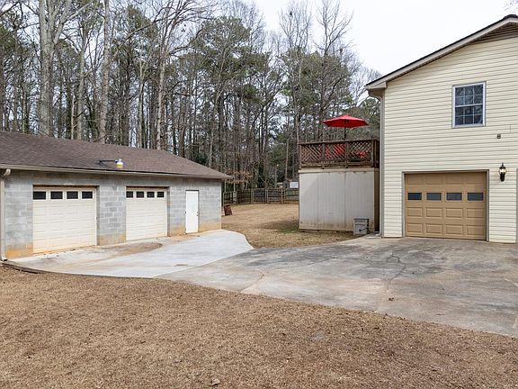 3rd image of 2052 Brook Valley Ct