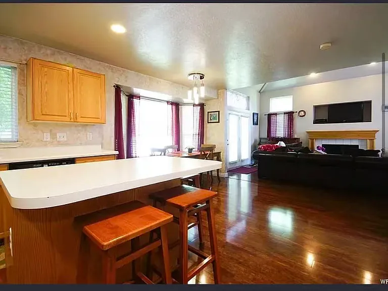 8370 S 745 E — Photo 6