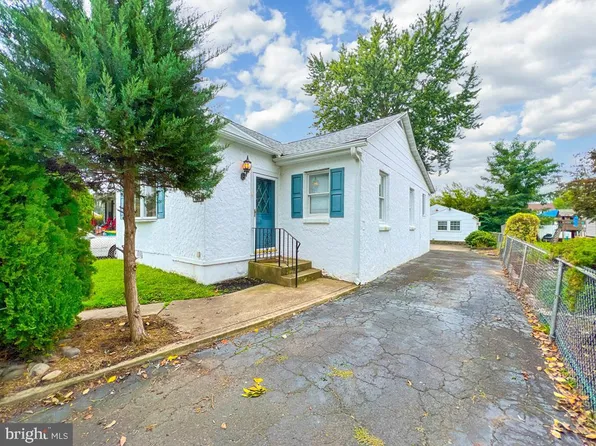 724 Wyoming Ave, Croydon, PA 19021