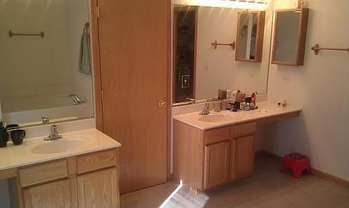 4th image of 713 Charles Dr