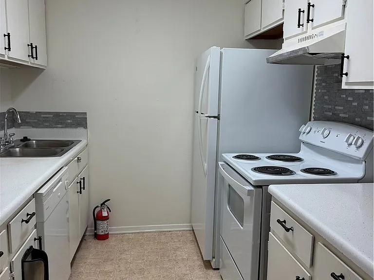 1513 Shannon Cir — Photo 4