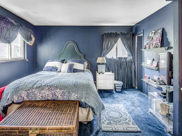 226 Whitman Drive image 8 of 20