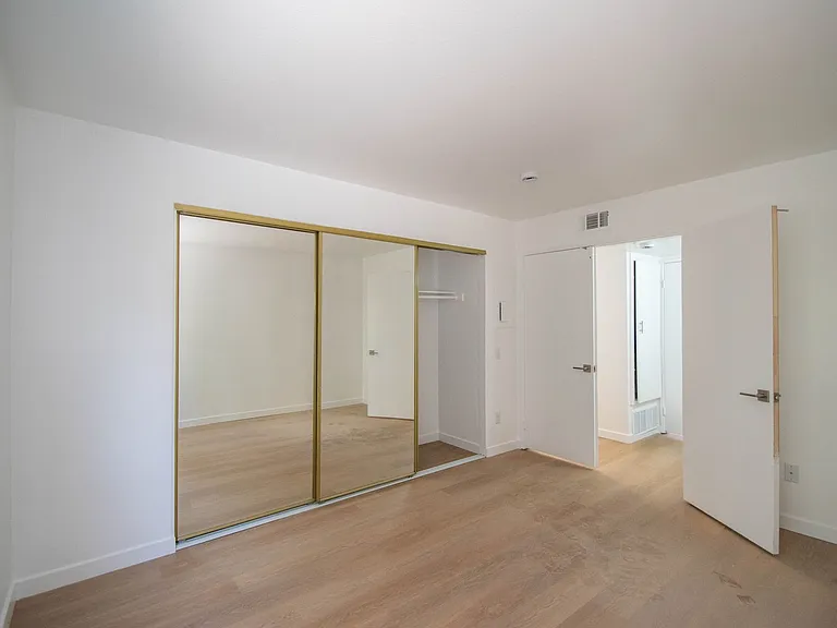 15520 Foothill Blvd — Photo 14