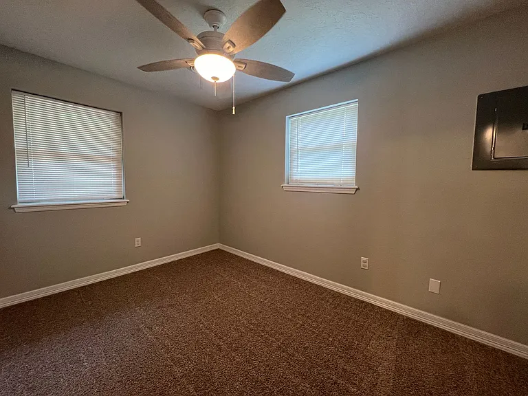 6407 NW Euclid Ave — Photo 16