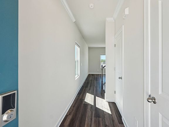 Step inside the 3-bedroom 2.5-bathroom Edenton floorplan.