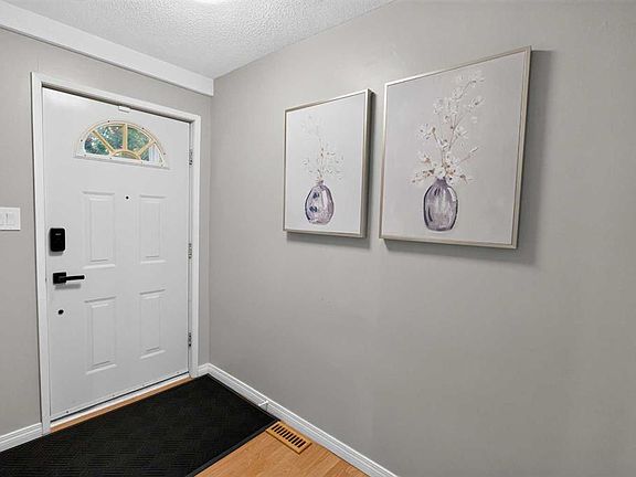 3rd image of 10046 S 79th Ave