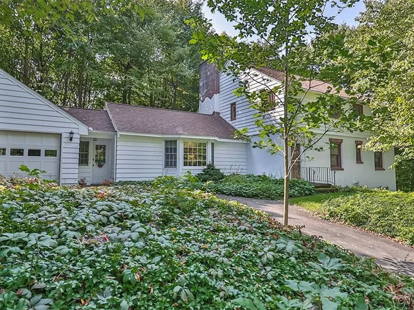 122 Fairfield St, Fayetteville, NY 13066