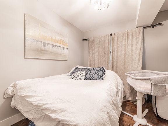 5th image of 15 Crooke Ave APT 1D