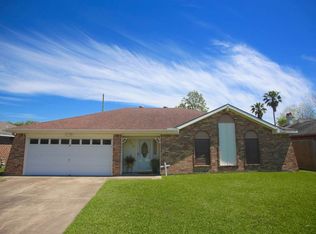 2310 Friar Tuck Ln, Groves, TX 77619