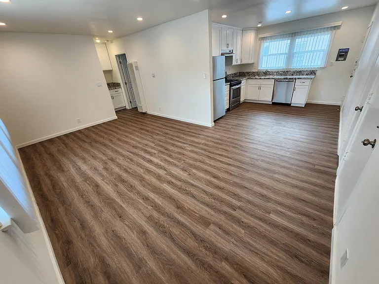 3367 Mentone Ave — Photo 4