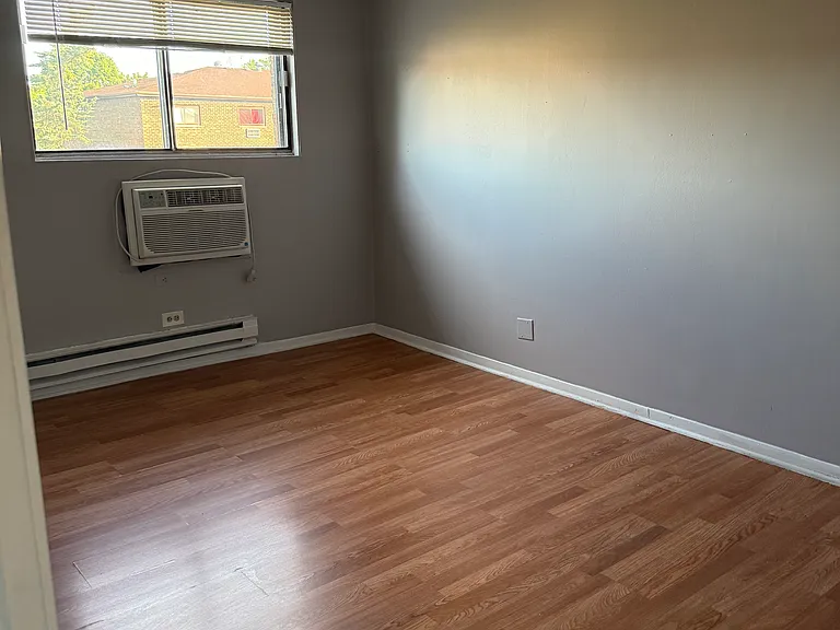1542 Norway Ln — Photo 10