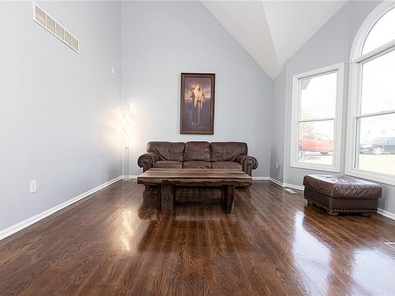 4th image of 7823 N Strathbury Ave