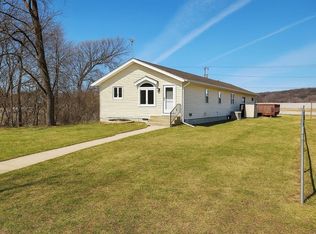 304 Breezy Point Drive, Pardeeville, WI 53954