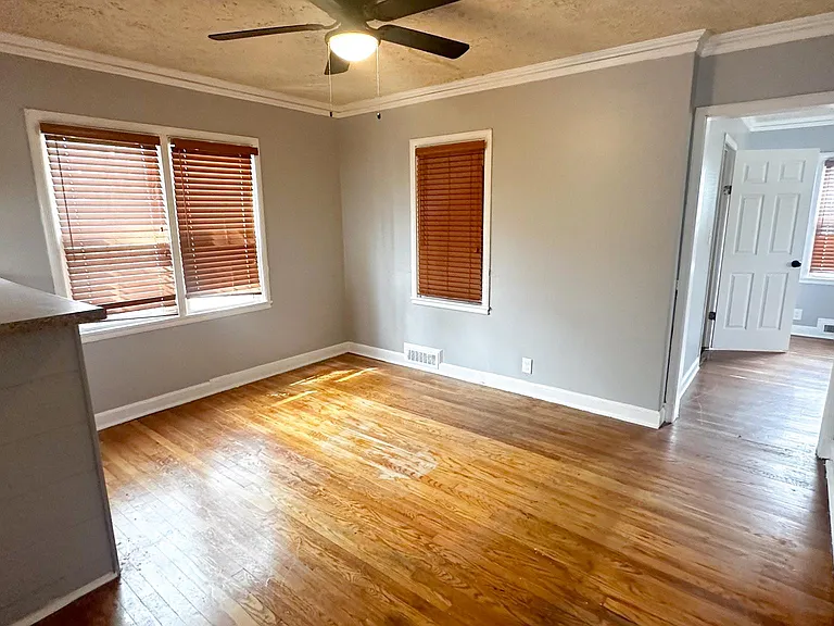 5142 Brooklyn Ave — Photo 7