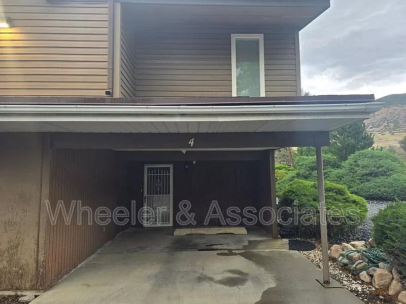 1 bed, 1.0 bath, 942 sqft, $1,245 — Photo 2