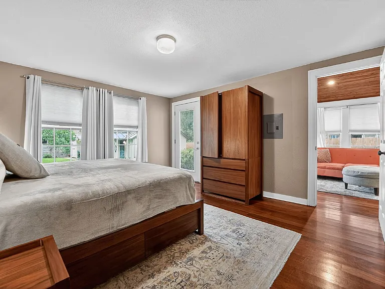 4525 Avenue B — Photo 20