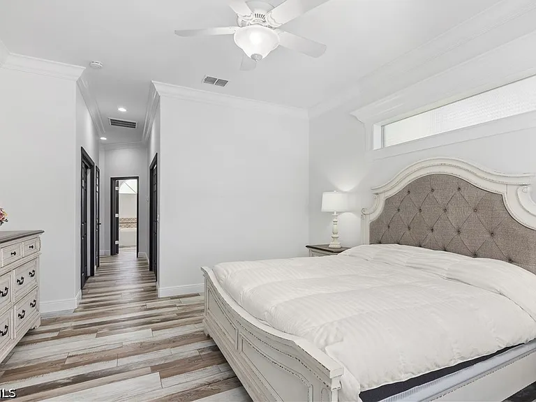 2202 Grove Dr — Photo 30