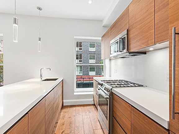 5th image of 92 Morningside Ave APT 3A