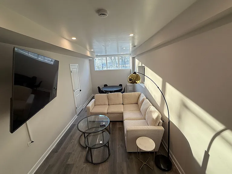 1635 S California Ave — Photo 28