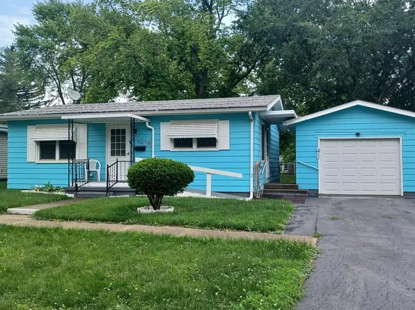 310 N George St, Clinton, IL 61727